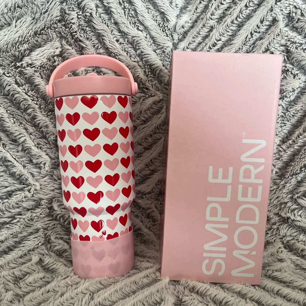 simple modern Valentines 2024 Hearts on White 24oz kids pivot trek